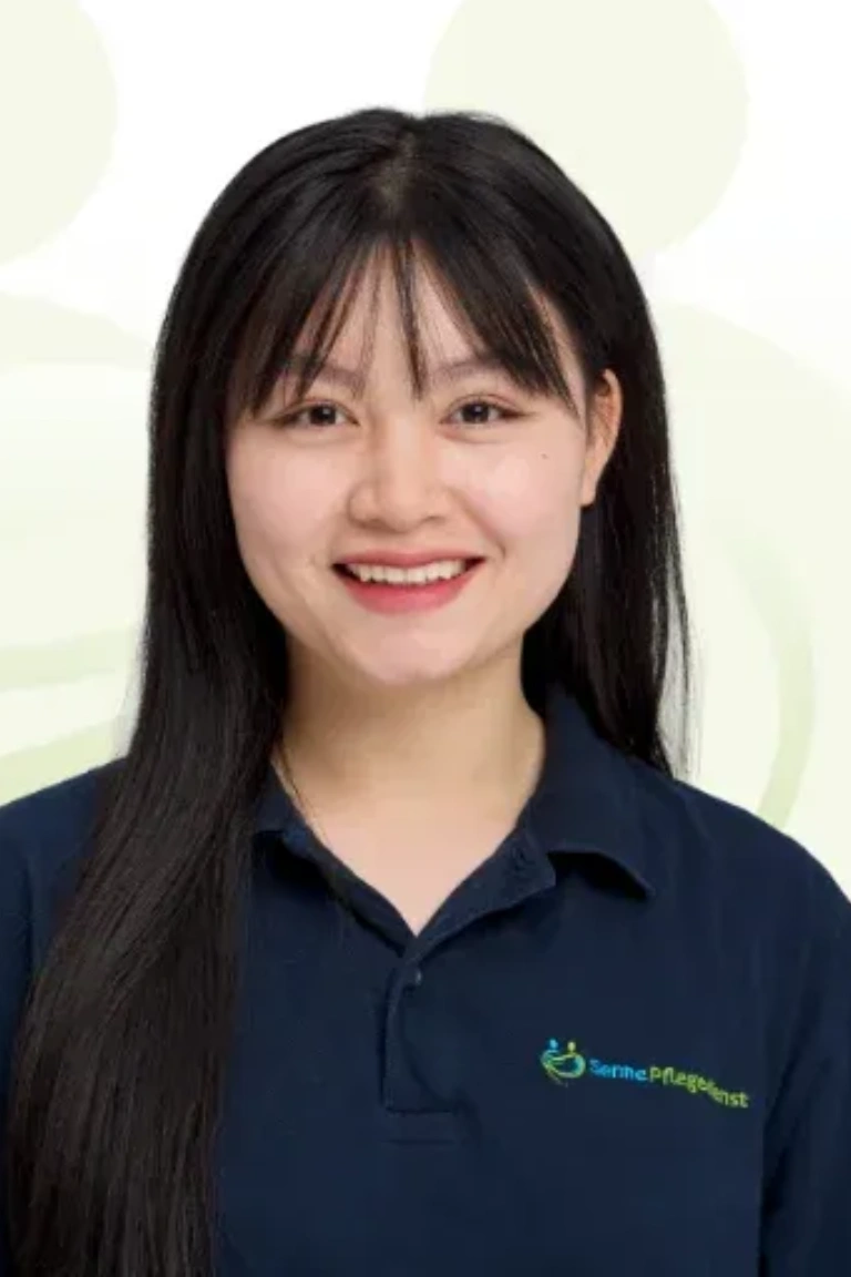 cropped-imgi_52_Senne_Pflegedienst_Duong_Lien_2025_04_28_0876_cip_lw768